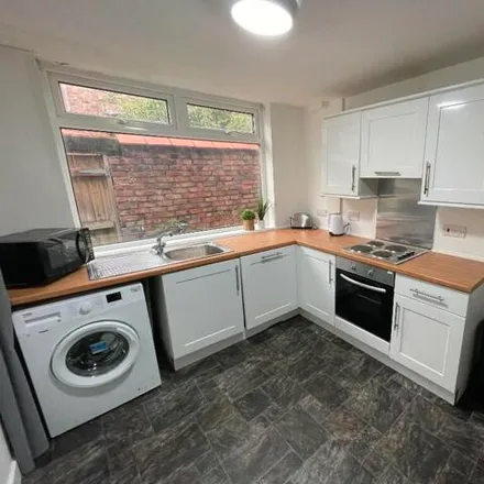 Image 6 - Norwich Road, Liverpool, L15 9HL, United Kingdom - House for rent