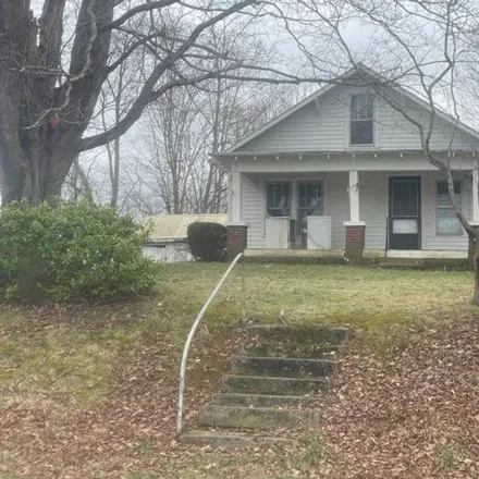 Buy this 2 bed house on 972 Old Monticello Road in Albany, KY 42602