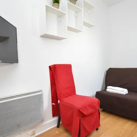 Image 14 - 4 Rue André Gill, 75018 Paris, France - Apartment for rent