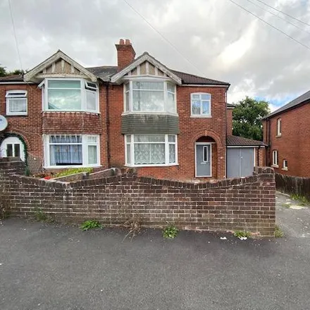 Rent this 7 bed house on 40 Sirdar Road in Southampton, SO17 3SJ