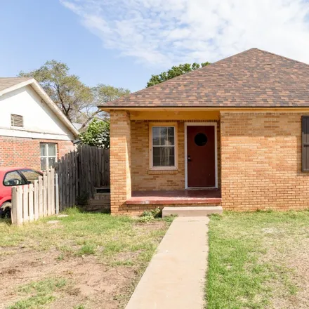 Buy this 3 bed house on 2120 25th Street in Lubbock, TX 79411