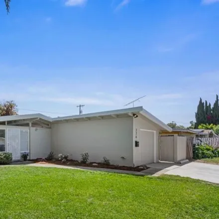 Buy this 3 bed house on 790 Lakehaven Drive in Sunnyvale, CA 94089