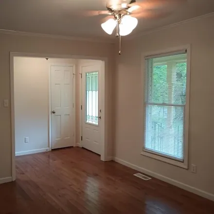 Image 4 - 1929 Fountain Ridge Road, Colony Park, Chapel Hill, NC 27517, USA - House for rent