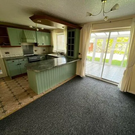 Image 4 - Leasowes Drive, South Staffordshire, WV6 7TX, United Kingdom - House for rent
