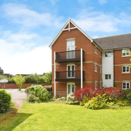 Buy this 2 bed apartment on Searle Close in Chelmsford, CM2 9GB
