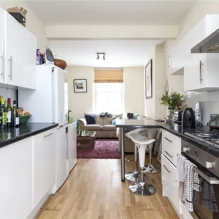Rent this 4 bed townhouse on Canrobert Street in London, E2 6PY