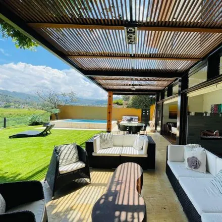 Rent this 4 bed house on Carretera a la Peña in La Capilla, 51200 Valle de Bravo