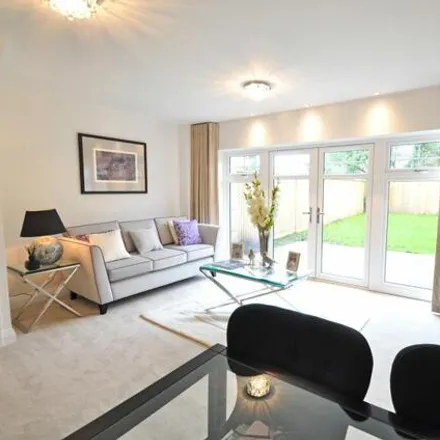 Image 5 - Gorse Road, Cookham Rise, SL6 9LL, United Kingdom - Townhouse for rent