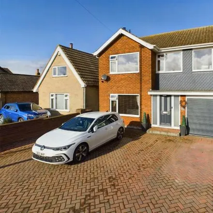 Buy this 3 bed house on Muston Road in Filey, YO14 0BU