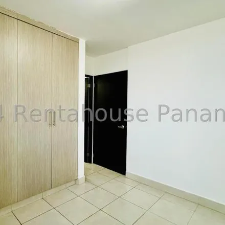 Rent this 2 bed apartment on Calle R in La Locería, 0801