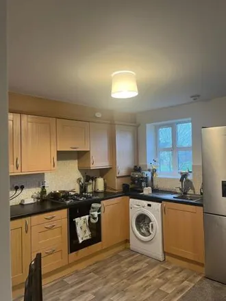 Image 4 - Windsor View, New Rossington, DN11 0QW, United Kingdom - Room for rent