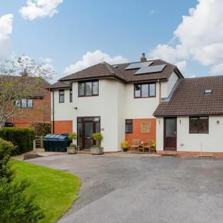 Buy this 5 bed house on Yeoford Meadows in Yeoford, EX17 5PW