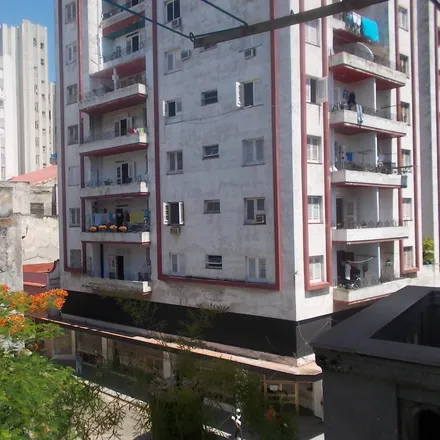 Rent this 2 bed apartment on Colón