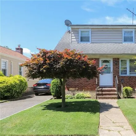 Rent this 1 bed house on 129 Gordon Ave in Westbury, New York