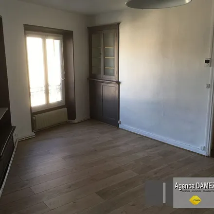 Rent this 3 bed apartment on 20 Rue de Chartres in 91410 Dourdan, France