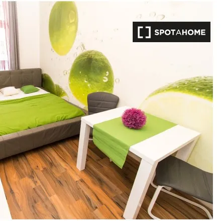 Rent this studio apartment on Haberlgasse 44 in 1160 Vienna, Austria