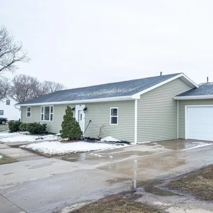 Image 2 - 809 2nd Street Southwest, Madison, SD 57042, USA - House for sale