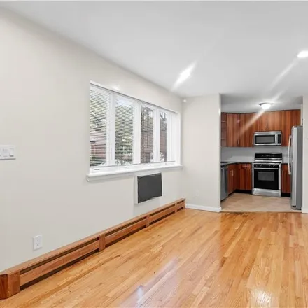 Image 2 - 2801 Emmons Avenue, New York, NY 11235, USA - Condo for sale