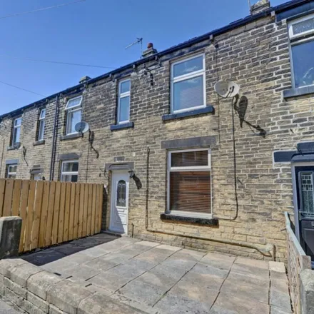 Rent this 3 bed townhouse on Keighley Road in Skipton, BD23 2QS