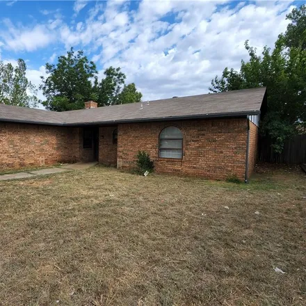 Image 4 - 8521 Crestline Drive, Oklahoma City, OK 73132, USA - House for sale