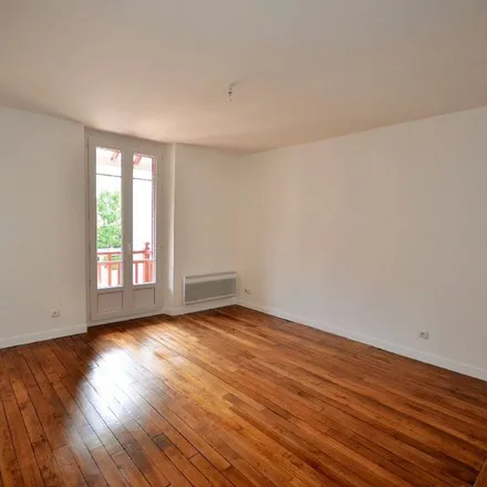 Rent this 3 bed apartment on Centre de dépistage covid19 in 44 Rue de Stalingrad, 95120 Ermont