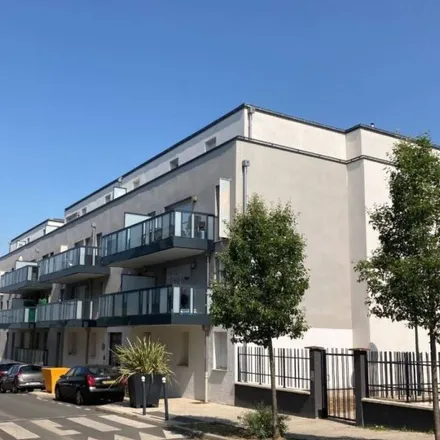 Rent this 2 bed apartment on 21 Rue Aimé Logier in 95400 Villiers-le-Bel, France