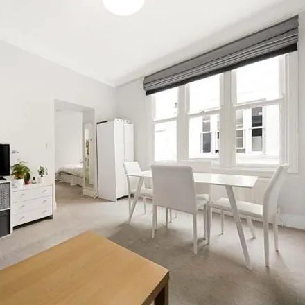 Image 2 - 28 Emperor's Gate, London, SW7 4RT, United Kingdom - Apartment for rent