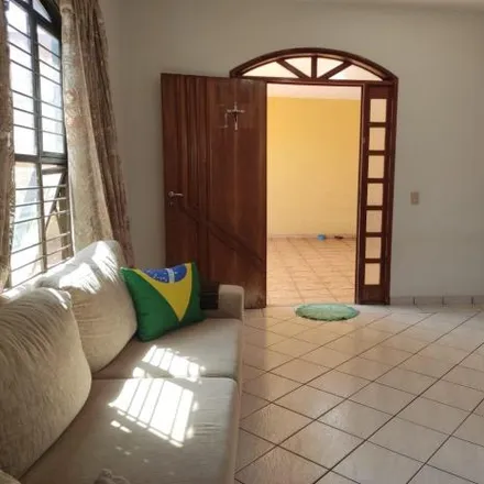 Buy this 3 bed house on Rua C-139 in Setor Jardim América, Goiânia - GO