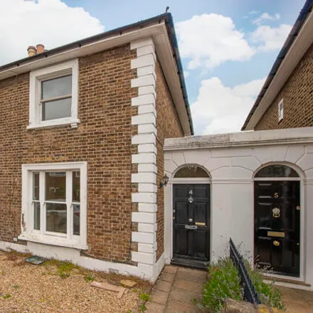 Image 1 - 4 Dunstable Road, London, TW9 1UH, United Kingdom - Townhouse for sale