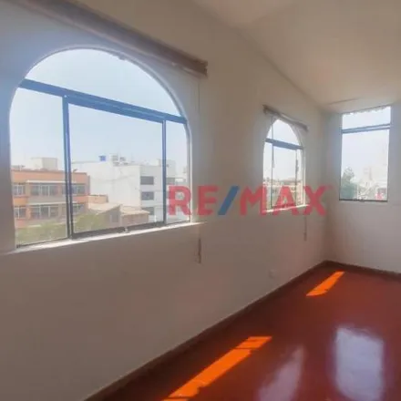 Buy this 11 bed house on Avenida Universitaria 410 in San Miguel, Lima Metropolitan Area 15032
