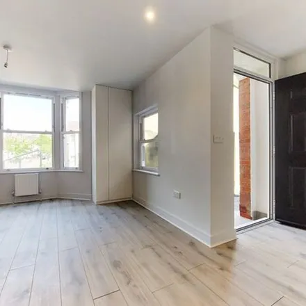 Rent this 1 bed apartment on 26 Temple Road in London, CR0 1HT