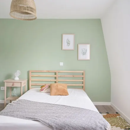 Rent this 1 bed apartment on 19 Place de la Nouvelle Aventure in 59000 Lille, France