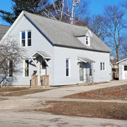 Buy this 4 bed house on 323 East Pere Marquette Street in Ludington, MI 49431