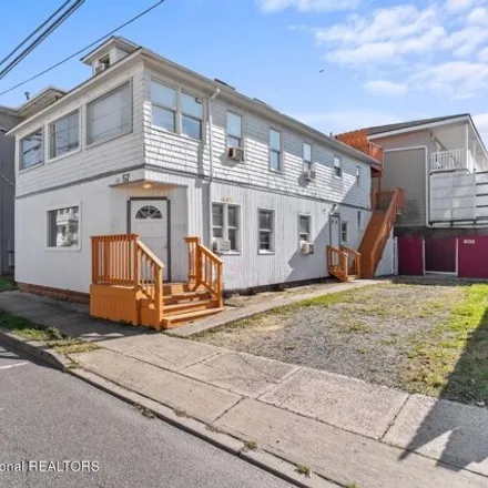 Buy this 9 bed house on Sea Gem Motel in Dupont Avenue, Seaside Heights