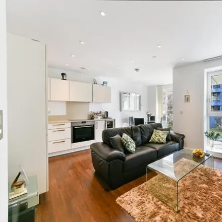 Rent this 1 bed room on Finsbury Court in Queensland Road, London