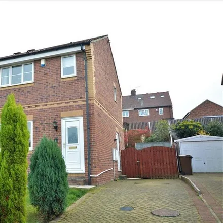 Rent this 3 bed duplex on Old Mill Close in Hemsworth, WF9 4QY
