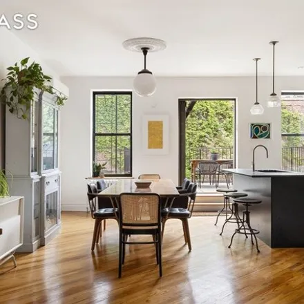 Image 1 - 281 Wyckoff Street, New York, NY 11217, USA - Townhouse for sale