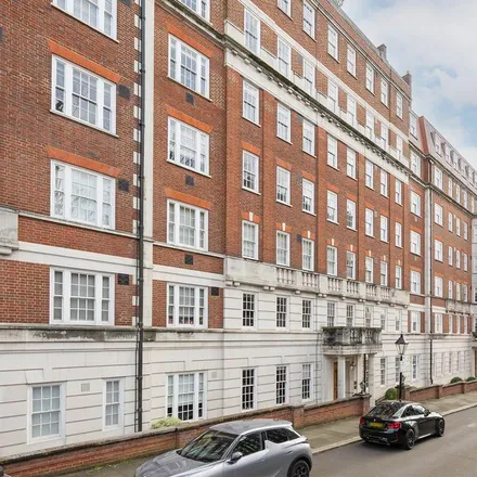 Rent this 3 bed apartment on Sheldrake Place in London, W8 7QN