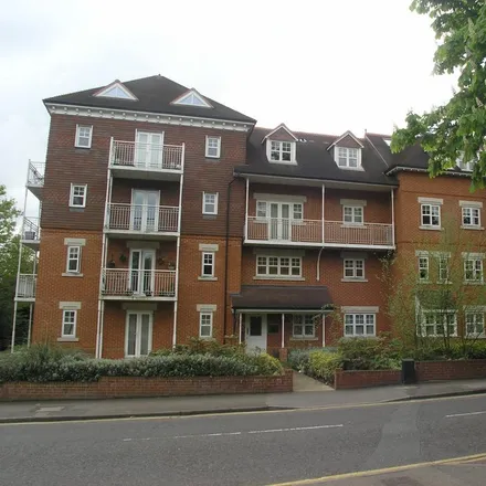 Rent this 2 bed apartment on Woking United Reformed Church in Heathside Road, Horsell
