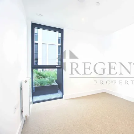 Image 6 - Marshgate Lane, London, E15 2SR, United Kingdom - Apartment for rent