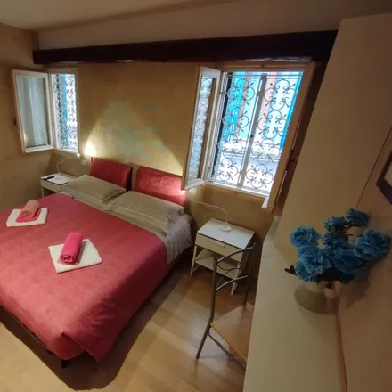 Rent this 3 bed apartment on Calle Streta in 30122 Venice VE, Italy