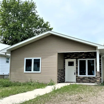 Buy this 3 bed house on 1558 38th Avenue in Columbus, NE 68601