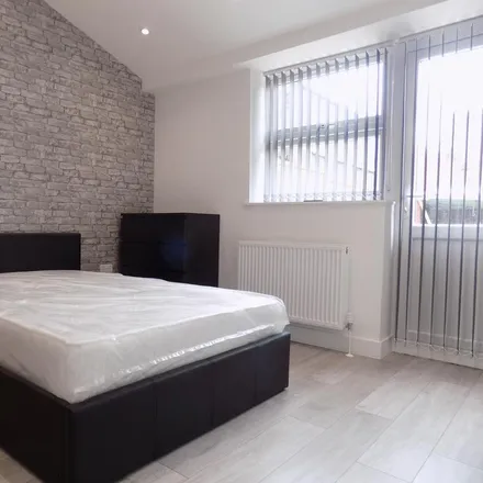 Image 2 - Old Bedford Road, Luton, LU2 7HH, United Kingdom - Apartment for rent