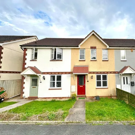 Rent this 2 bed townhouse on Kittiwake Drive in Torbay, TQ2 7TR