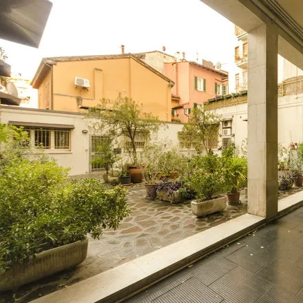 Image 3 - Via San Felice 77, 40122 Bologna BO, Italy - Apartment for rent