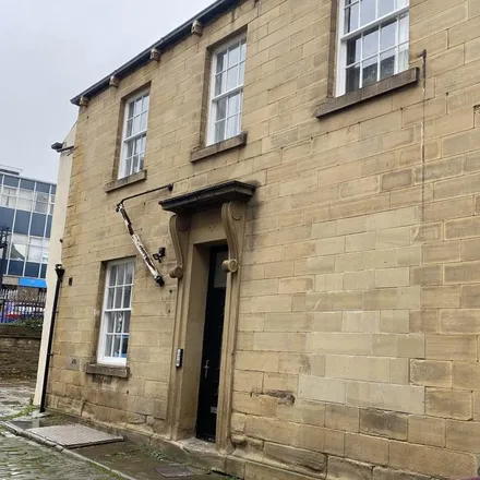 Rent this studio apartment on 6-7 New Street in Huddersfield, HD1 2BP