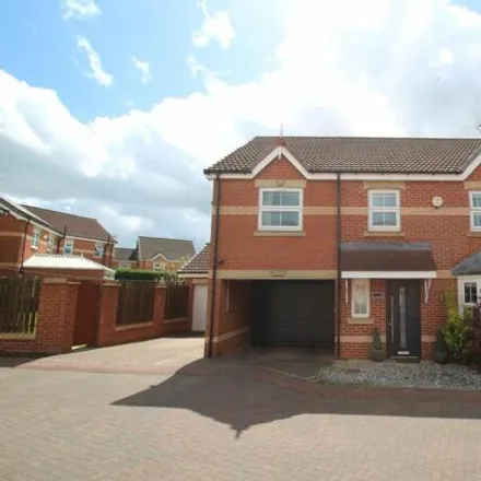 Buy this 5 bed house on Loganberry Close in Dalton Magna, S66 3SG