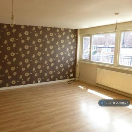 Image 3 - Nidderdale Road, Greasbrough, S61 4BN, United Kingdom - Apartment for rent