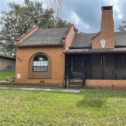 Buy this 3 bed house on 1714 Buckeye Road Northeast in Winter Haven, FL 33881