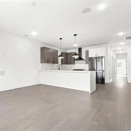 Image 3 - 205 Lincoln Street, Jersey City, NJ 07307, USA - House for rent